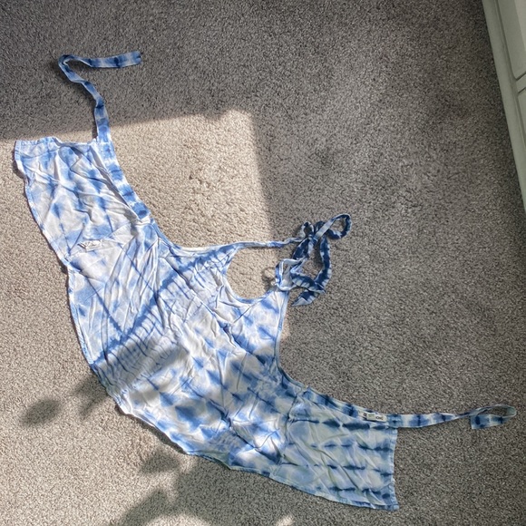 Billabong halter top! - Picture 2 of 5